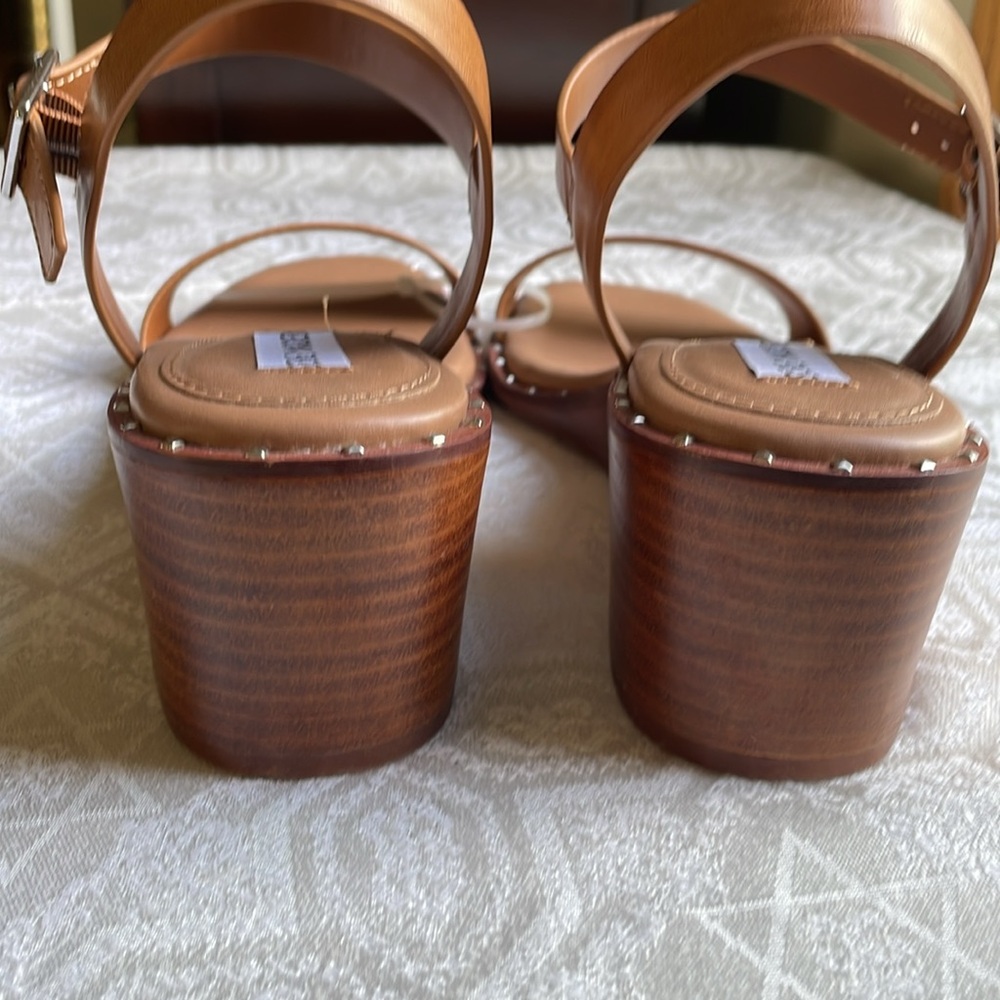 STEVE MADDEN NWOT Size 11 Brown Wedge Sandals Buckle Stud Cognac Ares Harlequin - Picture 13 of 15